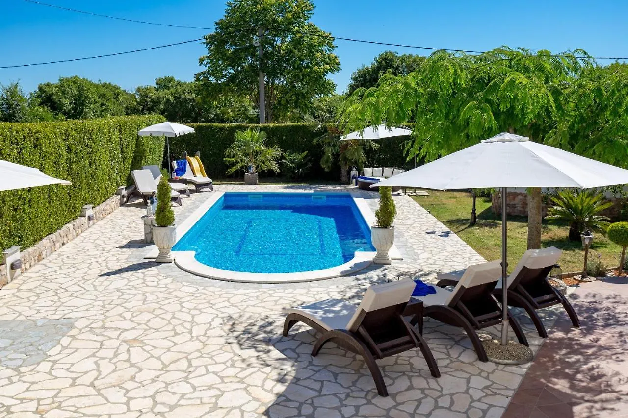 Villa Summer Oasis Dobrinj