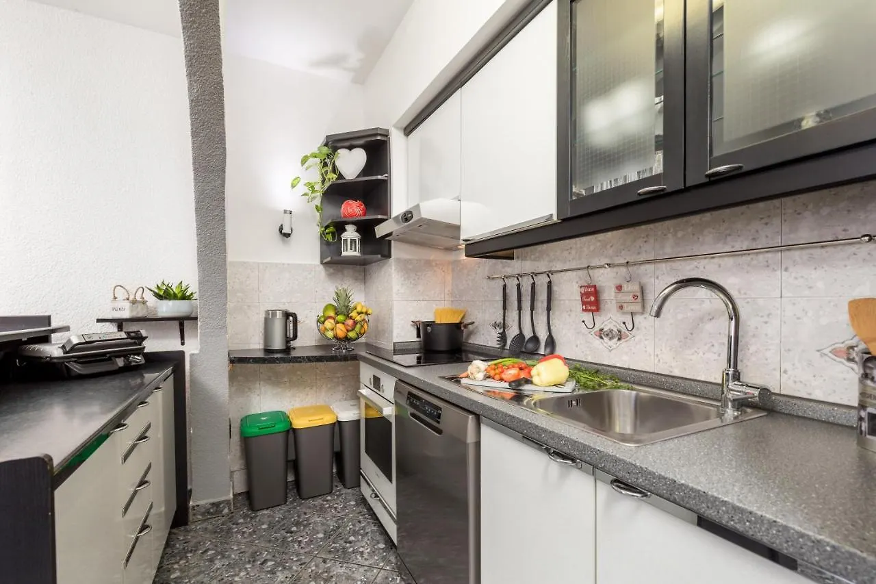 Villa Summer Oasis Dobrinj 0*,  Chorvatsko