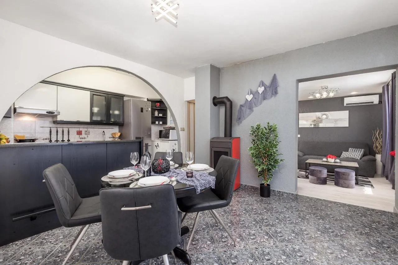 Villa Summer Oasis Dobrinj